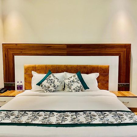 Hotel White House 350 Mtr From Golden Temple Amritsar Buitenkant foto