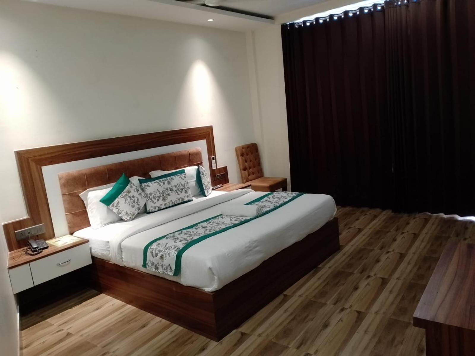 Hotel White House 350 Mtr From Golden Temple Amritsar Buitenkant foto