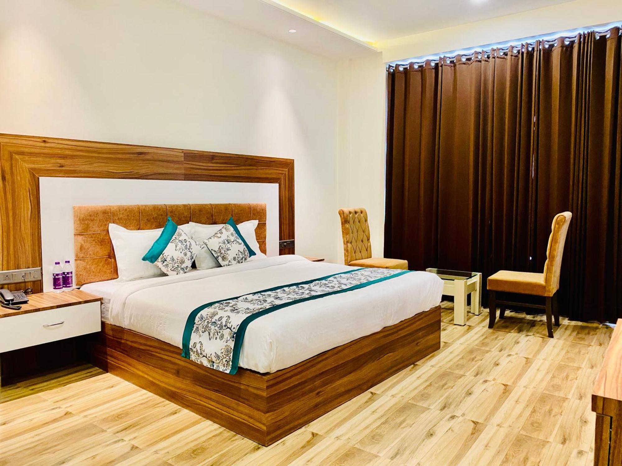 Hotel White House 350 Mtr From Golden Temple Amritsar Buitenkant foto