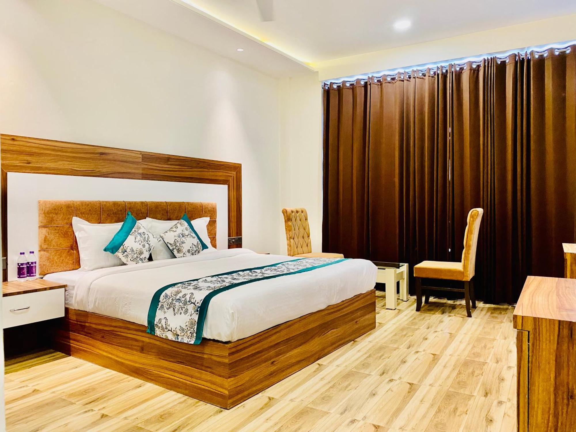 Hotel White House 350 Mtr From Golden Temple Amritsar Buitenkant foto