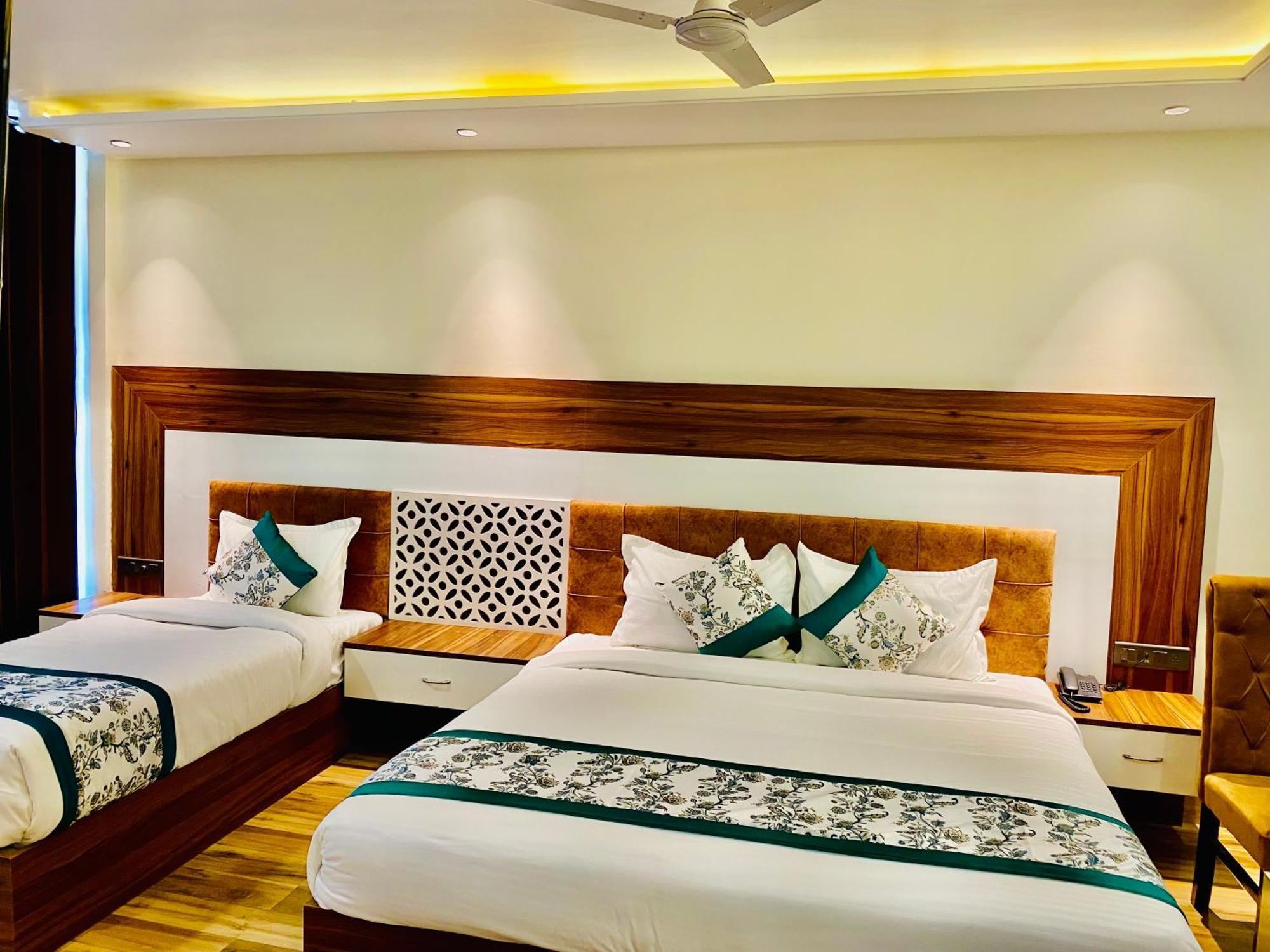 Hotel White House 350 Mtr From Golden Temple Amritsar Buitenkant foto