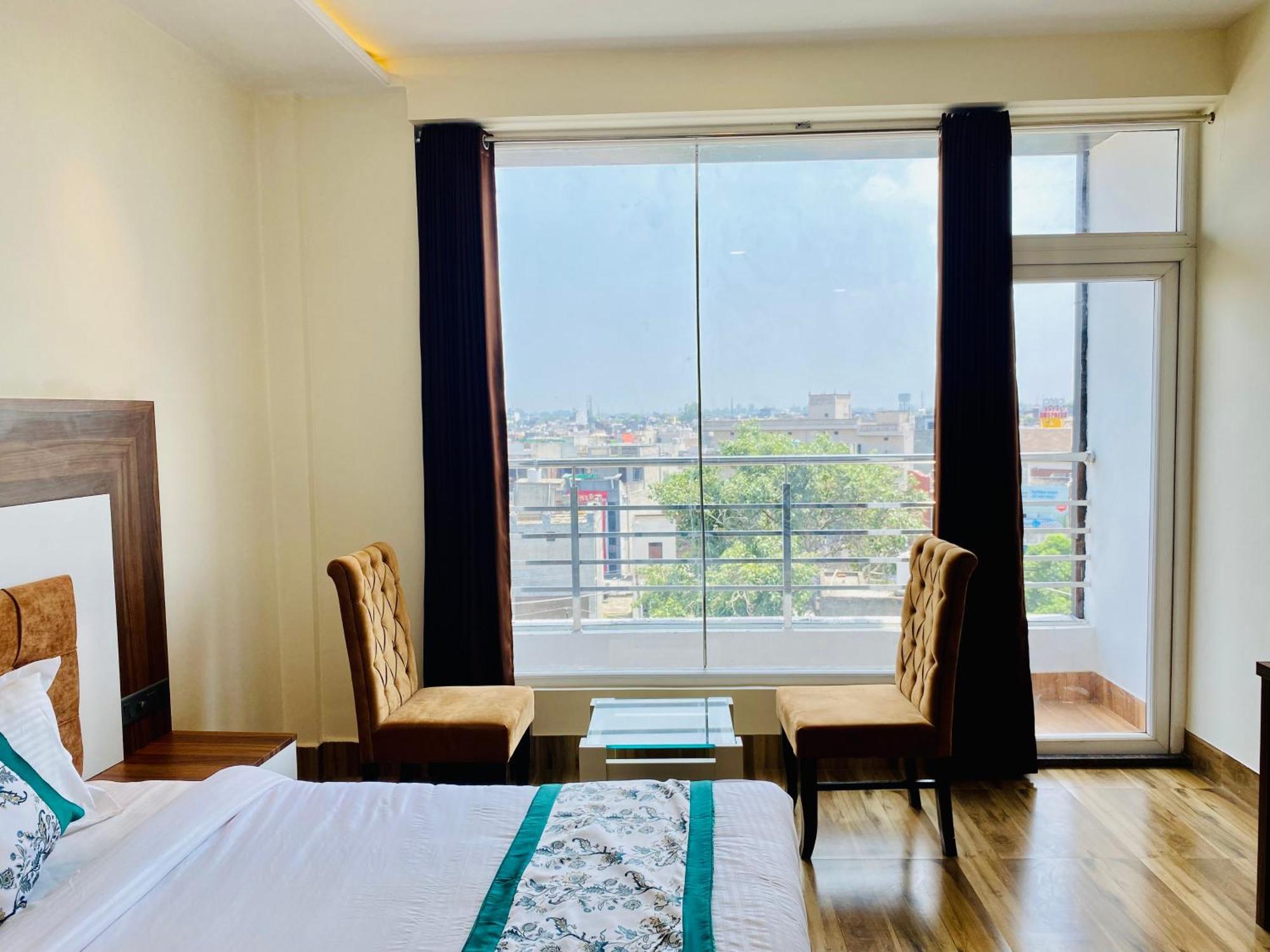 Hotel White House 350 Mtr From Golden Temple Amritsar Buitenkant foto
