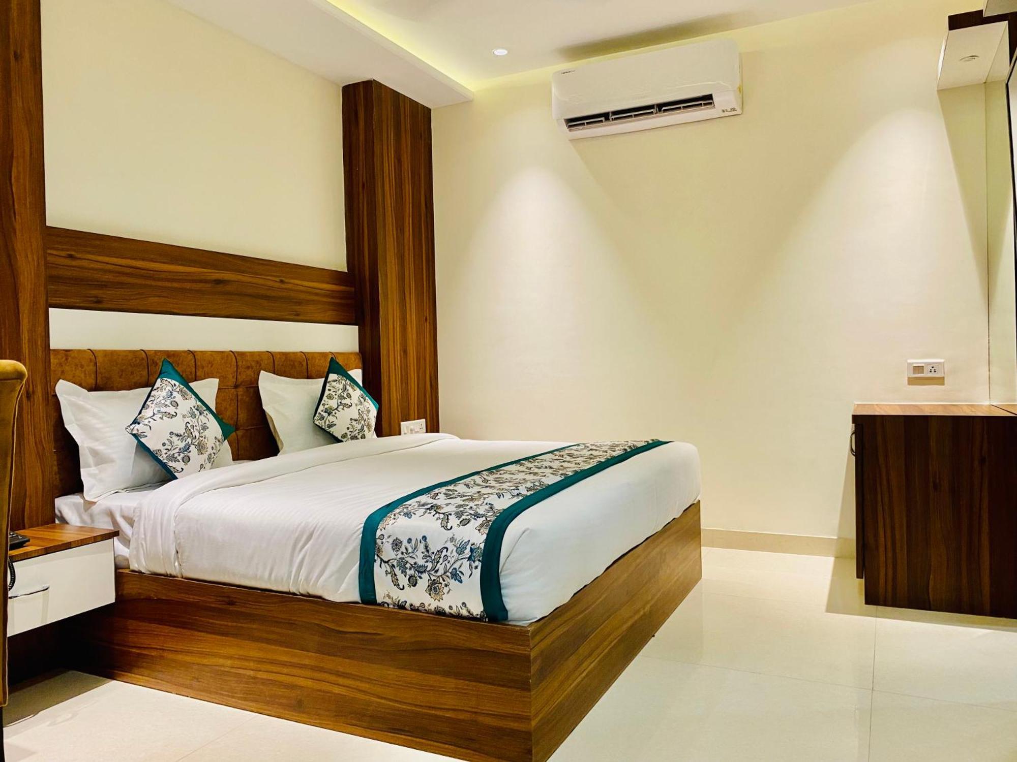 Hotel White House 350 Mtr From Golden Temple Amritsar Buitenkant foto